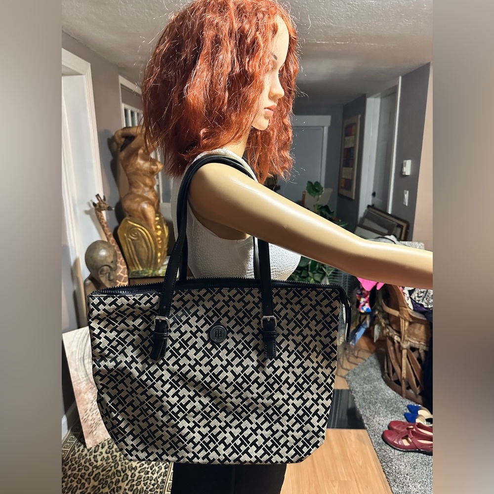Tommy Hilfiger tote.  Pre-owned and in good condition. No rips or tears.
